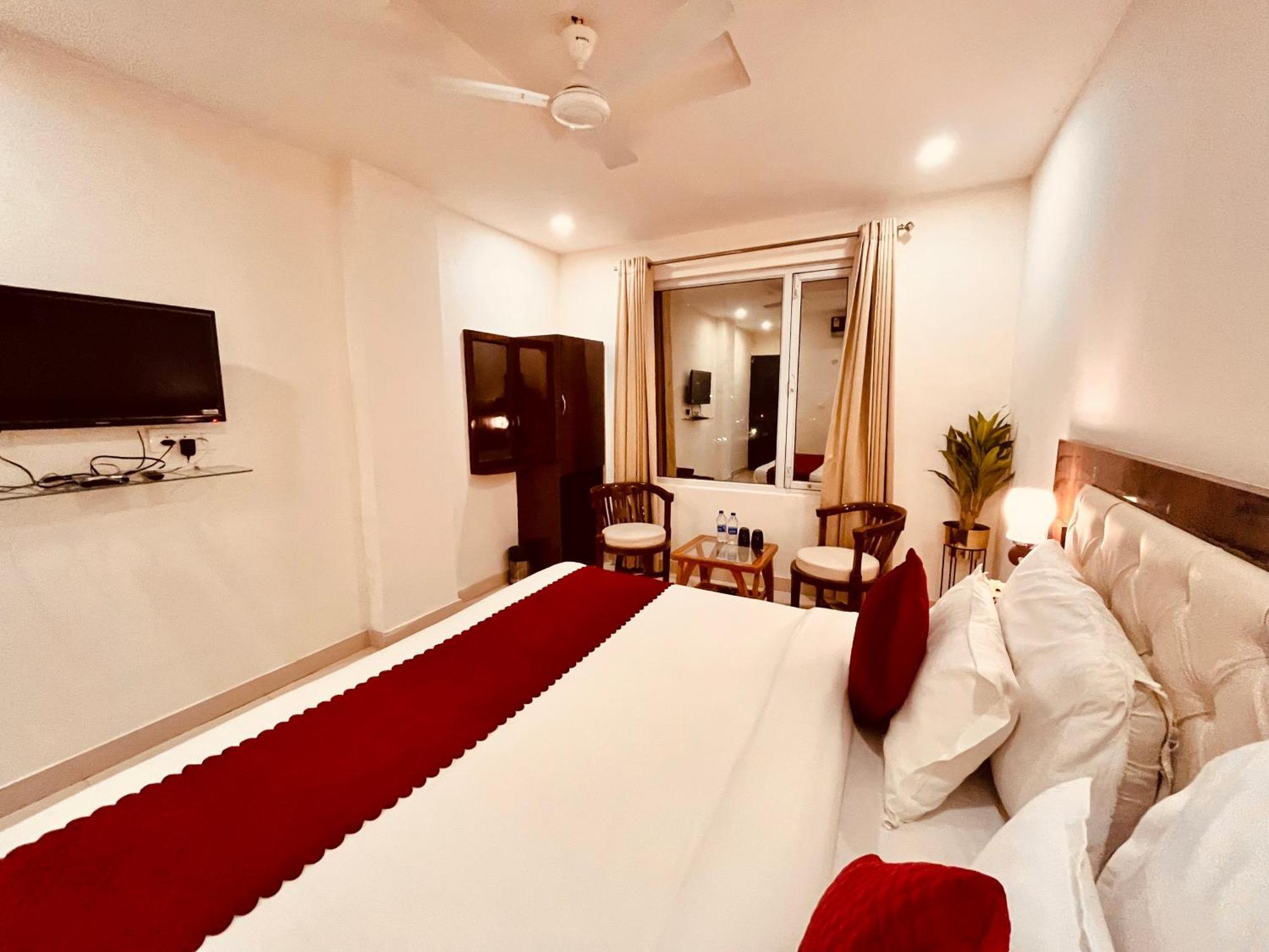 Hotel Sampat Royal Cafe Delhi Zewnętrze zdjęcie