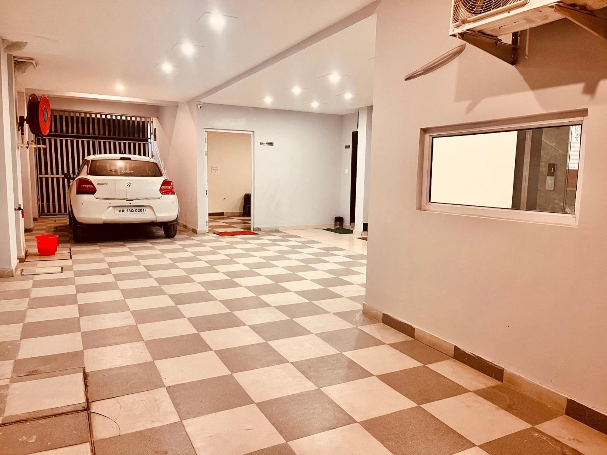 Hotel Sampat Royal Cafe Delhi Zewnętrze zdjęcie